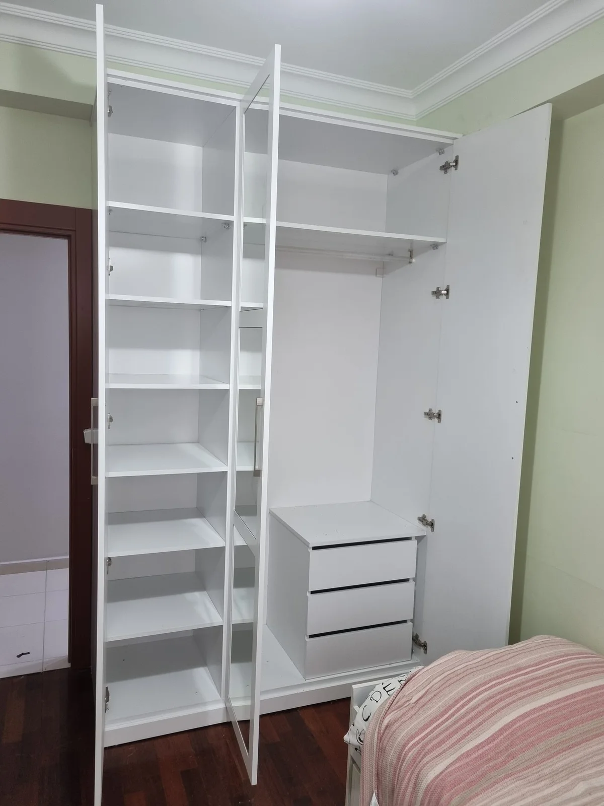 Duvar Boyu Çalışma Ünitesi