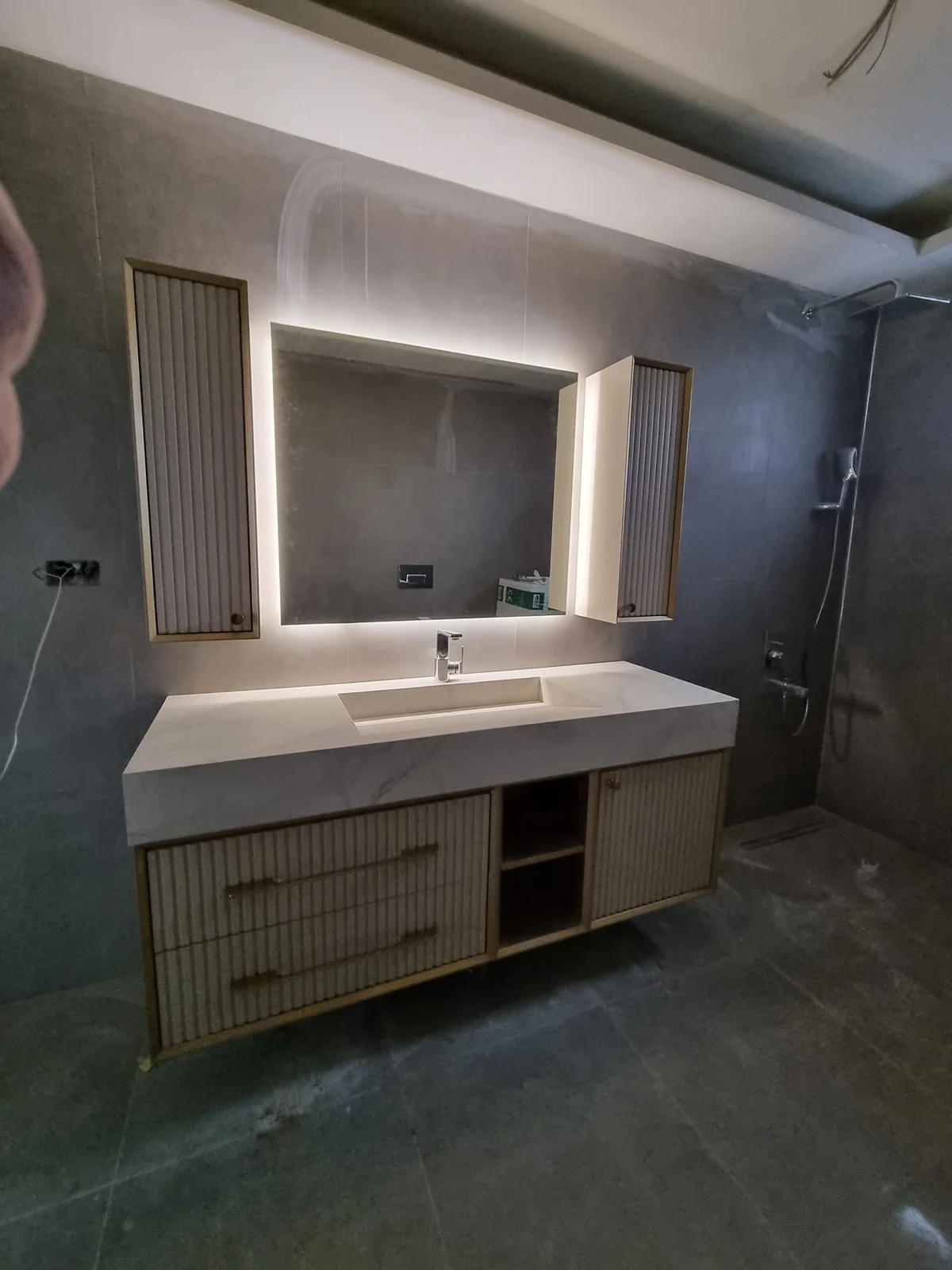 Beyaz Banyo Dolabı — görünüm 03